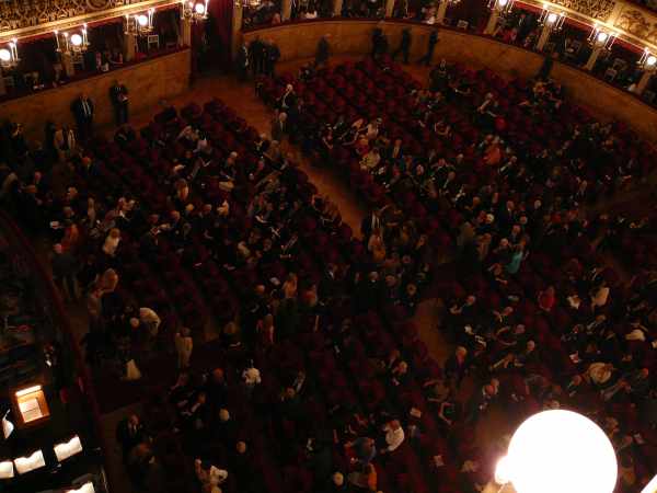 �I�P�{�b�N�X�ƕ��y��